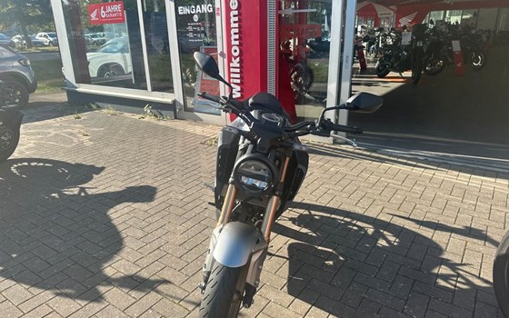Gebrauchtmotorrad Honda CB125R - Bild 3