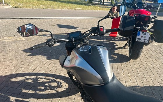 Gebrauchtmotorrad Honda CB125R - Bild 7