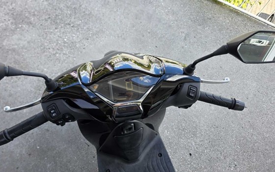 Gebrauchtmotorrad Honda SH125i - Bild 6