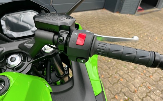 Neufahrzeug Kawasaki Ninja 650 KRT - Bild 18