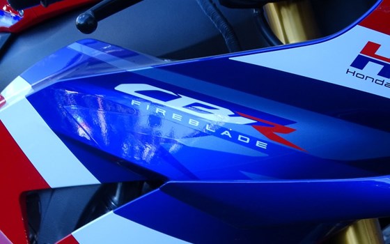 Gebrauchtmotorrad Honda CBR1000RR-R Fireblade SP - Bild 6
