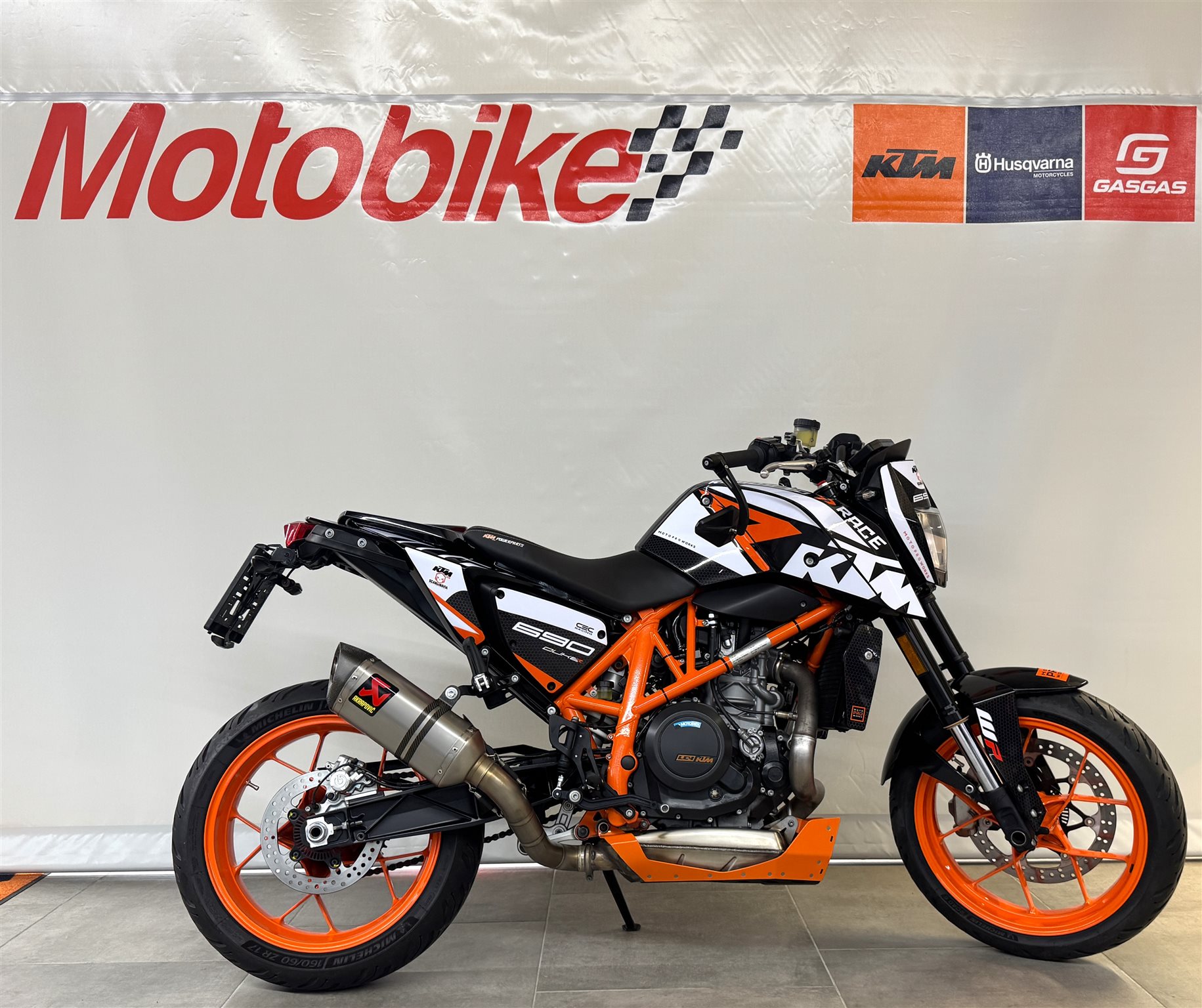KTM 690 Duke R