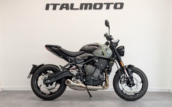 Gebrauchtmotorrad Triumph Trident 660 - Bild 2