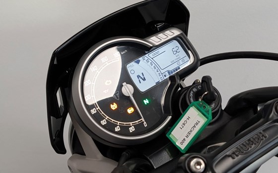 Gebrauchtmotorrad Triumph Tracker 400 - Bild 6