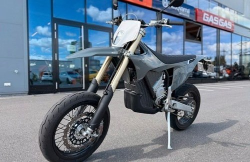 Gebrauchtmotorrad Stark Future Varg SM