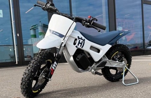 Neumotorrad Husqvarna EE 2