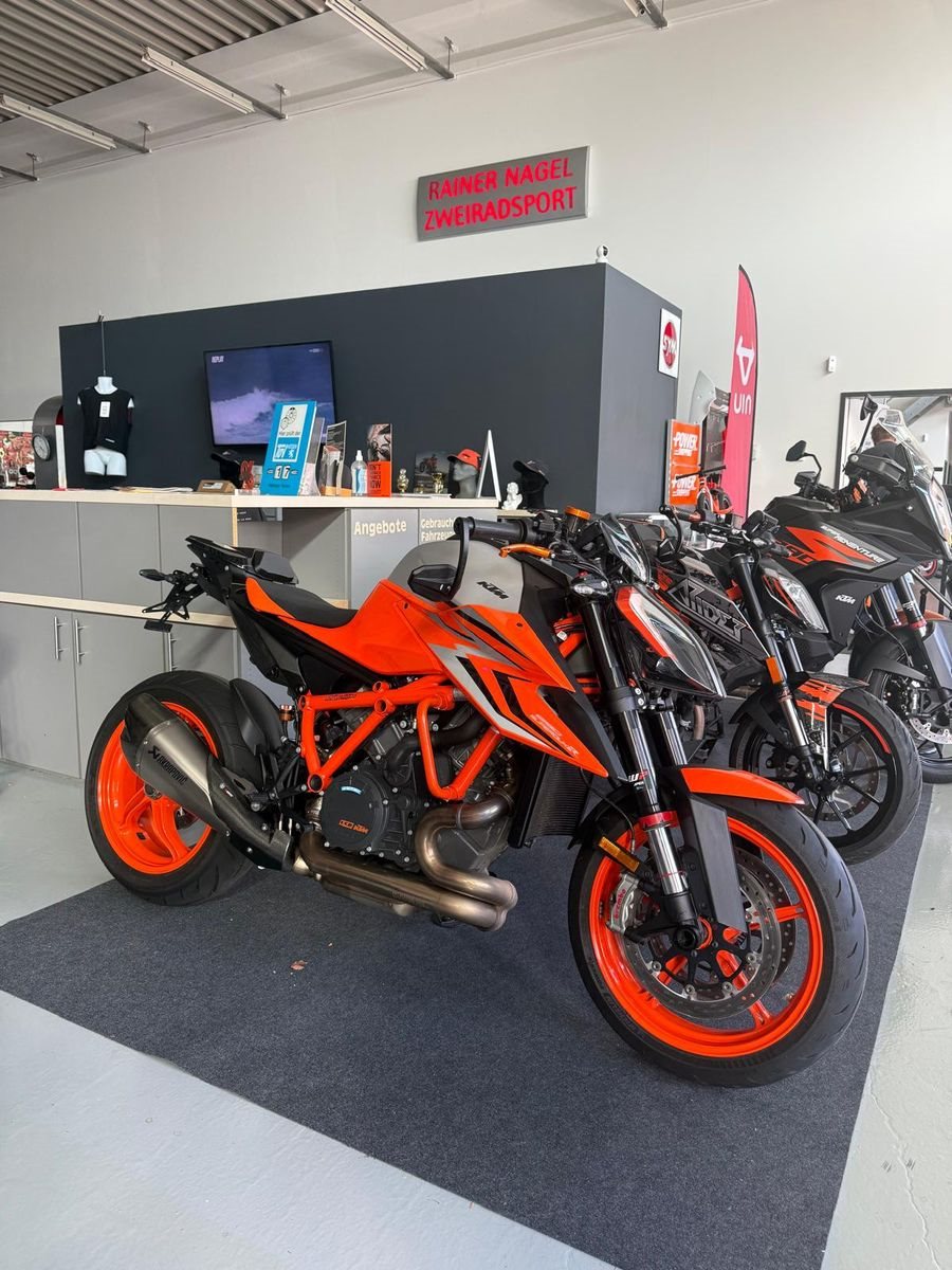 KTM 1290 Super Duke R 