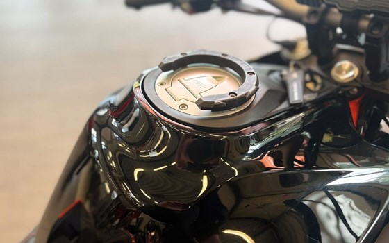 Gebrauchtmotorrad KTM 1290 Super Duke GT - Bild 11