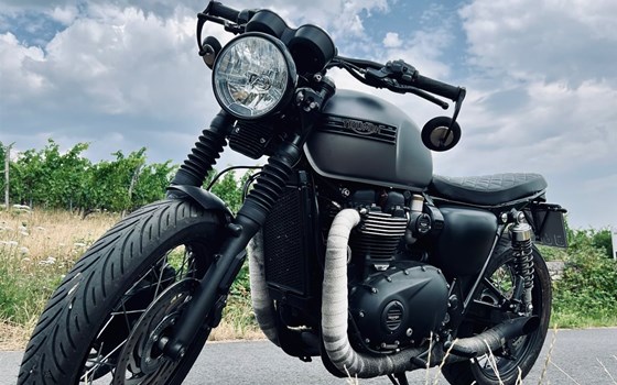 Gebrauchtmotorrad Triumph Bonneville T120 Black - Bild 1