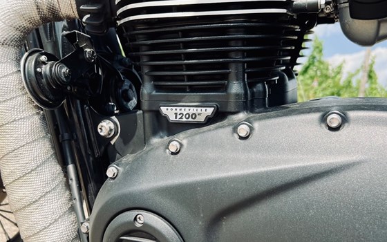 Gebrauchtmotorrad Triumph Bonneville T120 Black - Bild 13