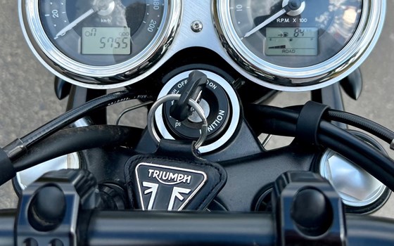 Gebrauchtmotorrad Triumph Bonneville T120 Black - Bild 6