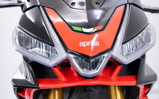 Gebrauchtmotorrad Aprilia Tuono V4 1100 Factory - Bild 10