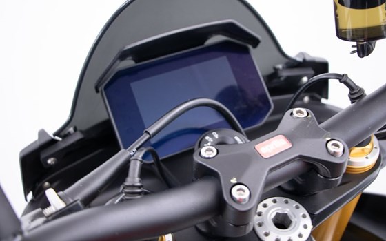 Gebrauchtmotorrad Aprilia Tuono V4 1100 Factory - Bild 14