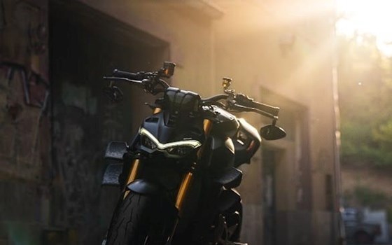Gebrauchtmotorrad Ducati Streetfighter V4 S - Bild 1