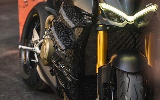 Gebrauchtmotorrad Ducati Streetfighter V4 S - Bild 4