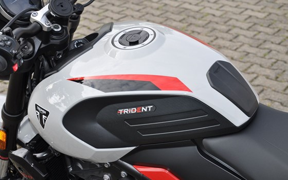 Gebrauchtmotorrad Triumph Trident 800 - Bild 11