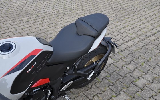 Gebrauchtmotorrad Triumph Trident 800 - Bild 20