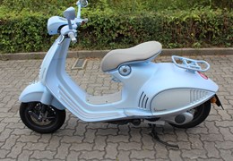 Neumotorrad Vespa 946 Snake