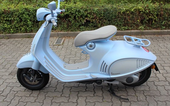 Neufahrzeug Vespa 946 Snake - Bild 1