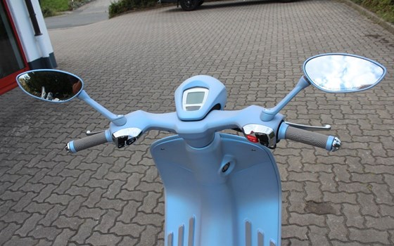 Neufahrzeug Vespa 946 Snake - Bild 6