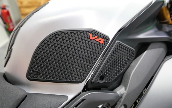 Gebrauchtmotorrad Ducati Panigale V4 SP2 - Bild 11