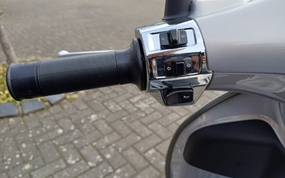 Neufahrzeug Vespa Primavera Tech 50 - Bild 11