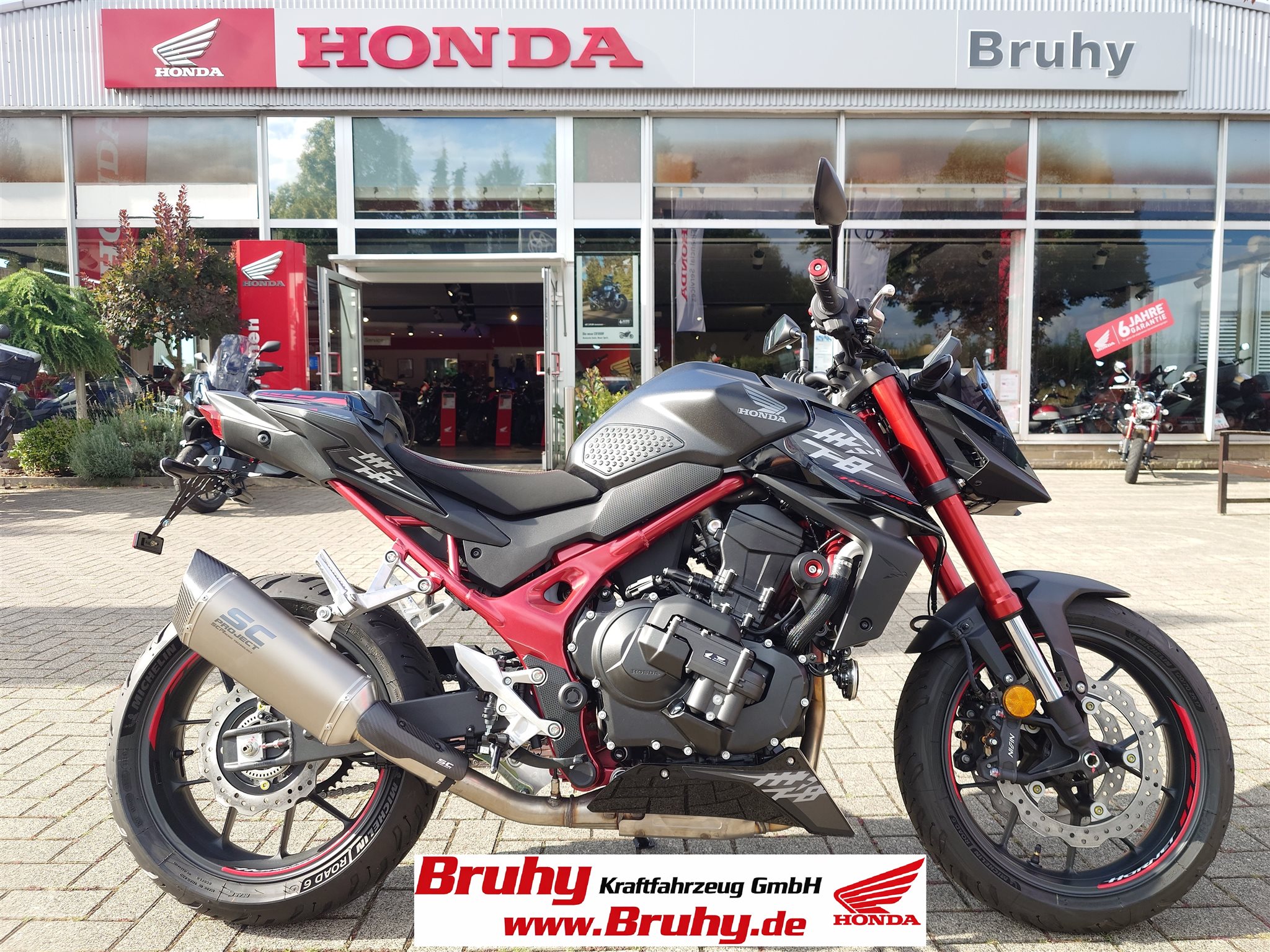 Honda CB750 Hornet E-Clutch