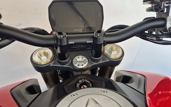 Gebrauchtmotorrad Ducati Hypermotard V2 - Bild 12