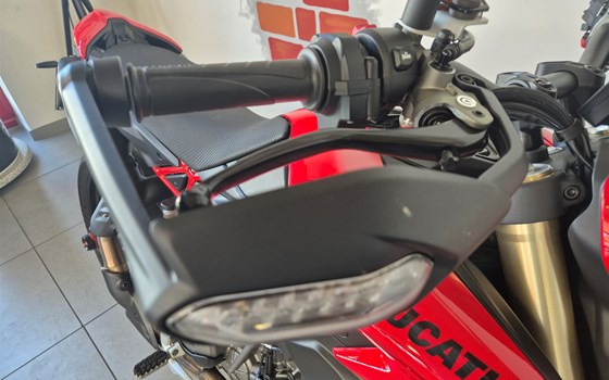 Gebrauchtmotorrad Ducati Hypermotard V2 - Bild 15