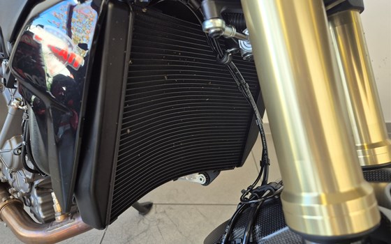 Gebrauchtmotorrad Ducati Hypermotard V2 - Bild 8