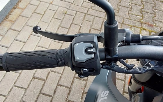 Gebrauchtmotorrad Suzuki GSX-8S - Bild 4