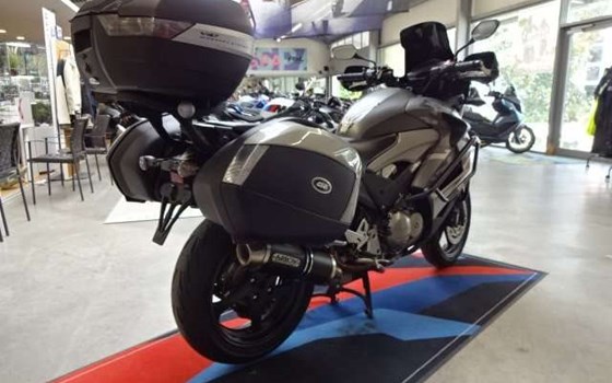 Gebrauchtmotorrad Honda VFR 800 F - Bild 4