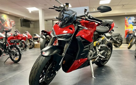 Gebrauchtmotorrad Ducati Streetfighter V2 - Bild 3