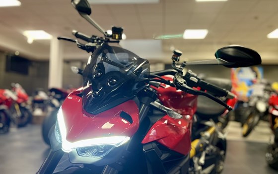 Gebrauchtmotorrad Ducati Streetfighter V2 - Bild 6