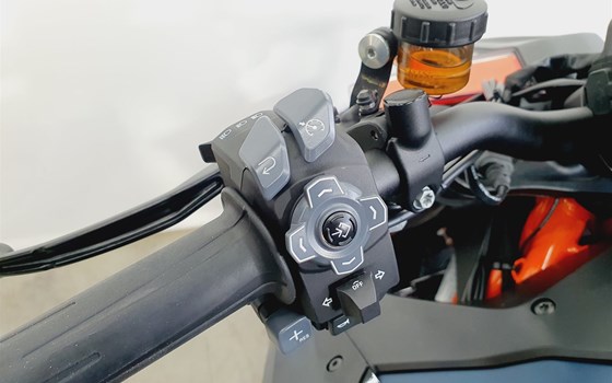 Gebrauchtmotorrad KTM 1290 Super Duke R EVO - Bild 11