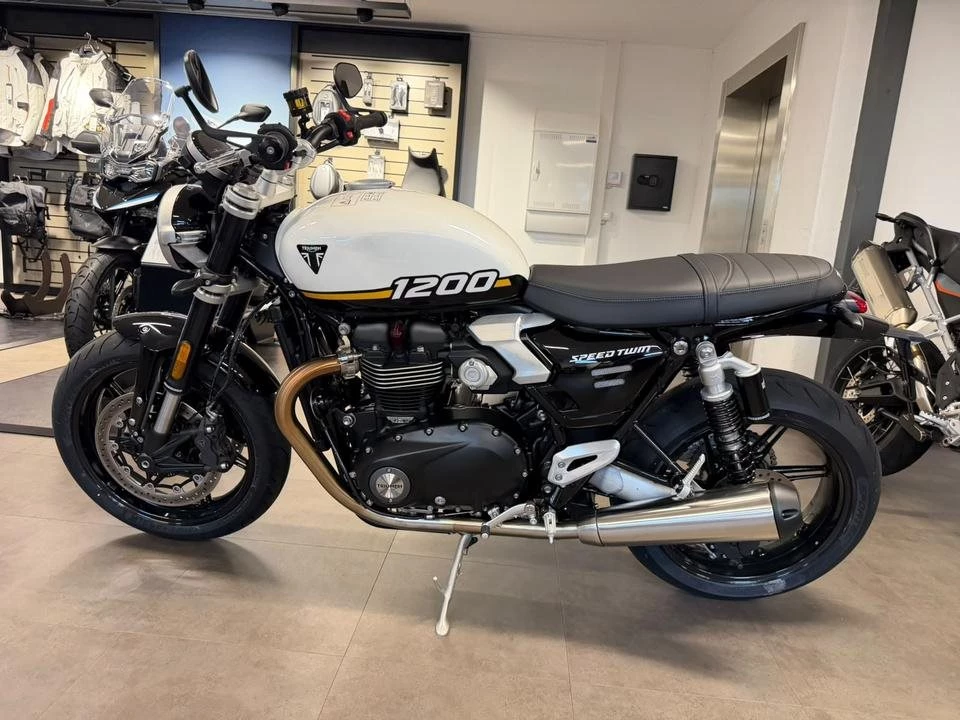 Triumph Speed Twin 1200 