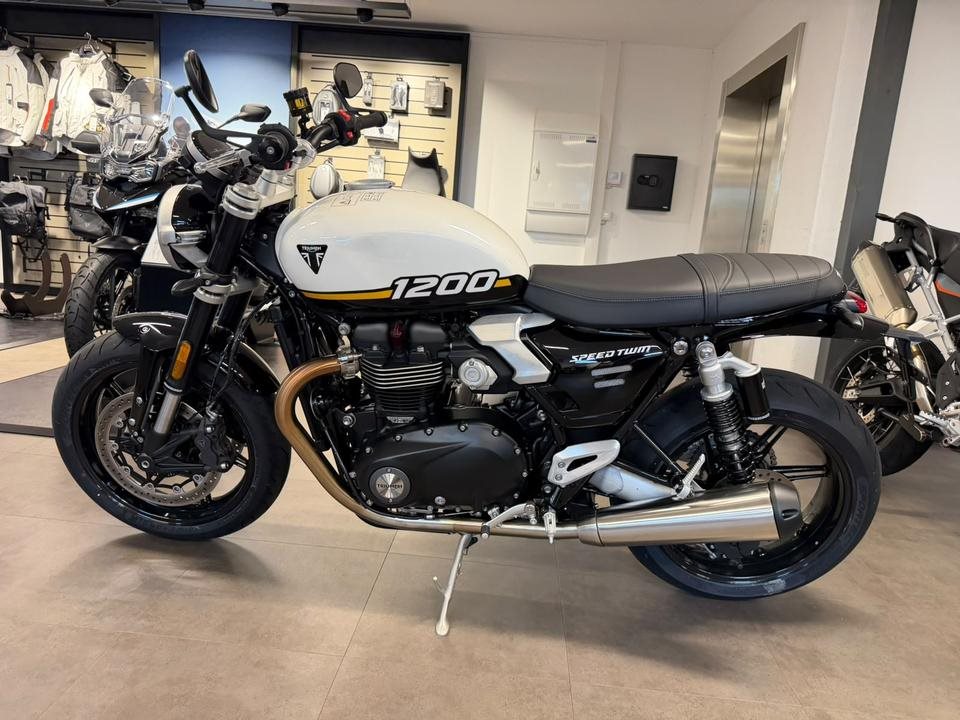 Triumph Speed Twin 1200 