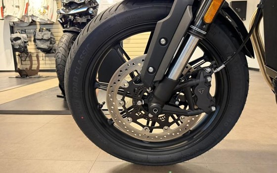 Gebrauchtmotorrad Triumph Speed Twin 900 - Bild 2