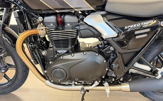 Gebrauchtmotorrad Triumph Speed Twin 900 - Bild 3