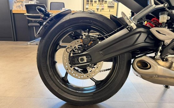 Gebrauchtmotorrad Triumph Trident 660 - Bild 2