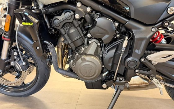 Gebrauchtmotorrad Triumph Trident 660 - Bild 7
