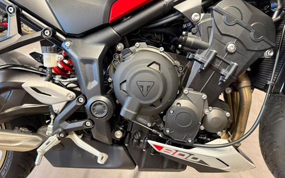Gebrauchtmotorrad Triumph Trident 800 - Bild 3