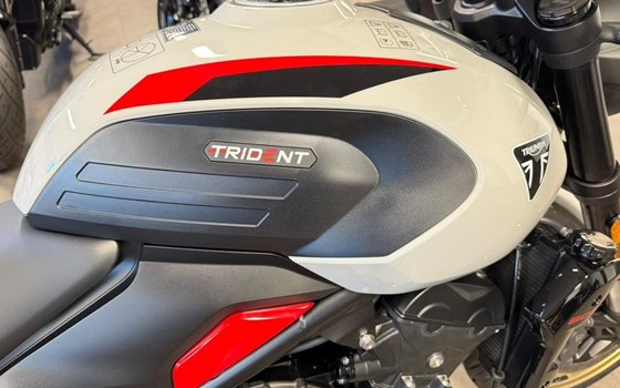 Gebrauchtmotorrad Triumph Trident 800 - Bild 4