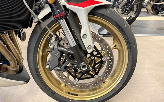 Gebrauchtmotorrad Triumph Trident 800 - Bild 5