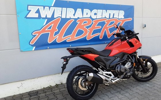 Gebrauchtmotorrad Honda NC750X DCT - Bild 3