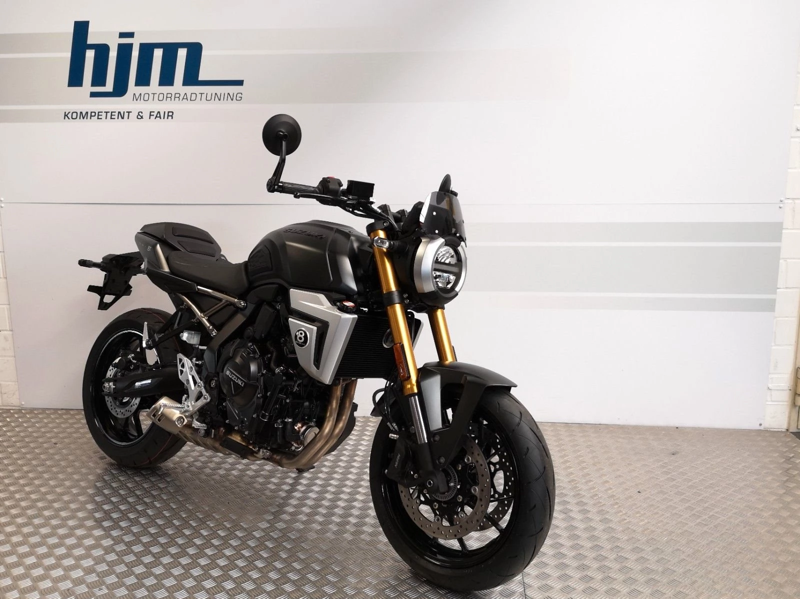 Suzuki GSX-8T
