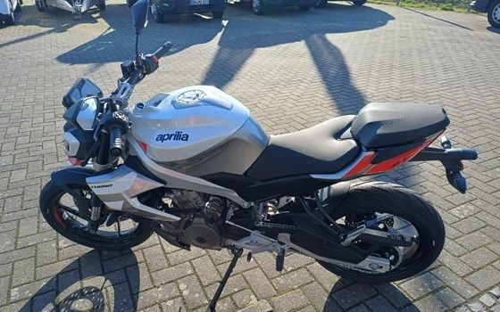 Gebrauchtmotorrad Aprilia Tuono 457 - Bild 8