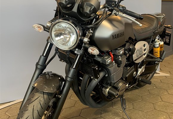 Yamaha XJR 1300