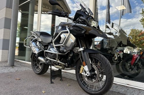 BMW CE 04