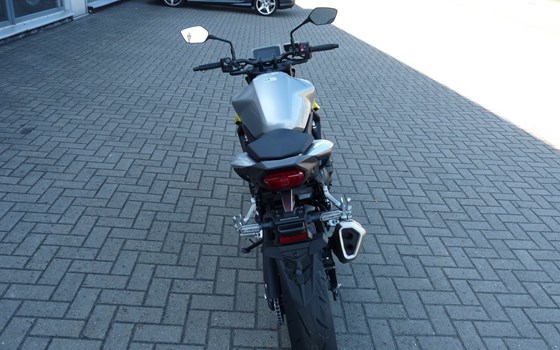 Gebrauchtmotorrad Honda CB750 Hornet E-Clutch - Bild 8